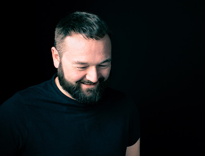 UK electro MADDOX JONES launches Subba-Session on StageIt.com
